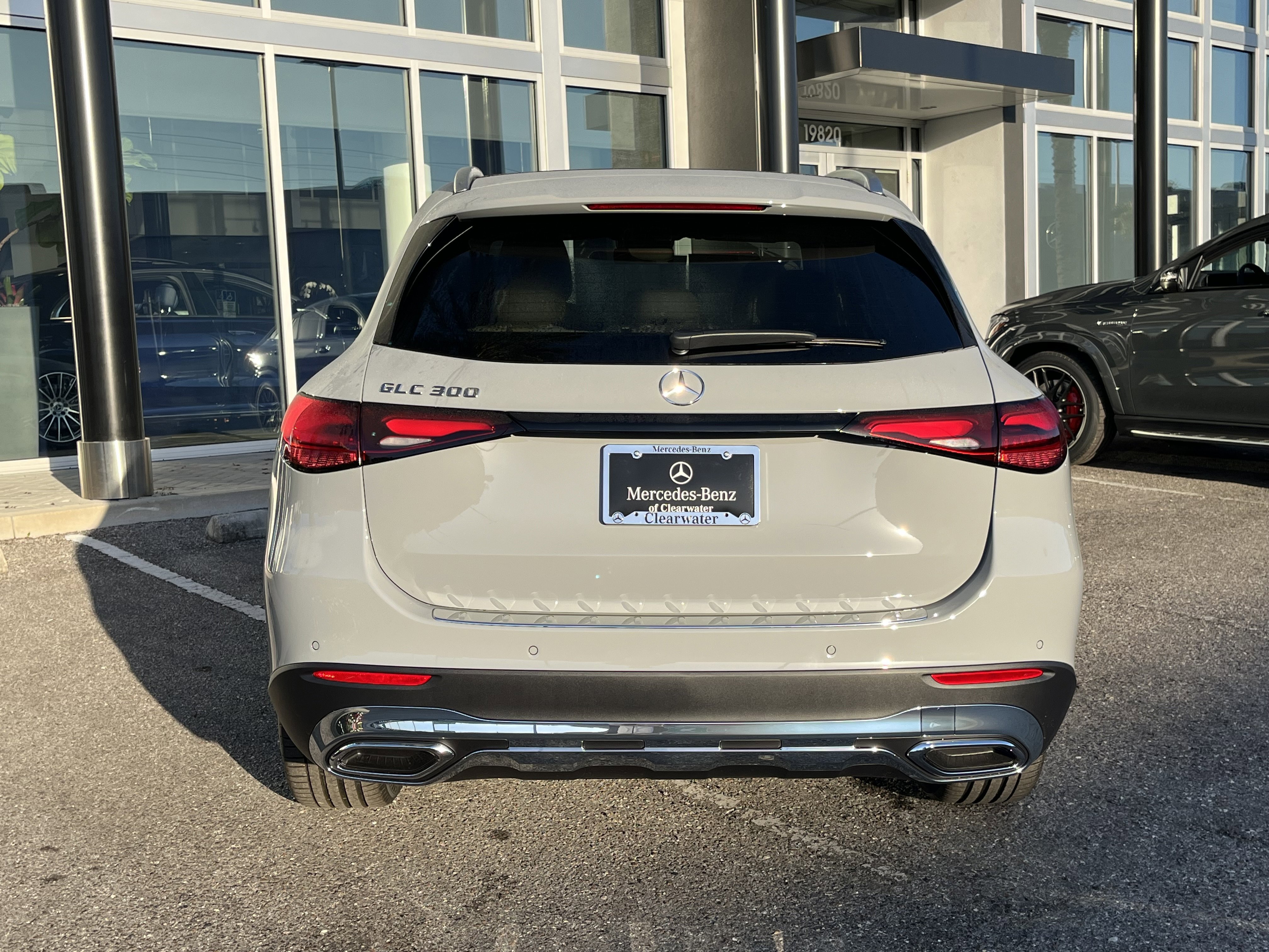 New 2026 MANUFAKTUR Alpine Grey Mercedes-Benz GLC 300 image 5