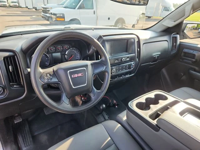 Used 2018 Silver GMC Base image 23