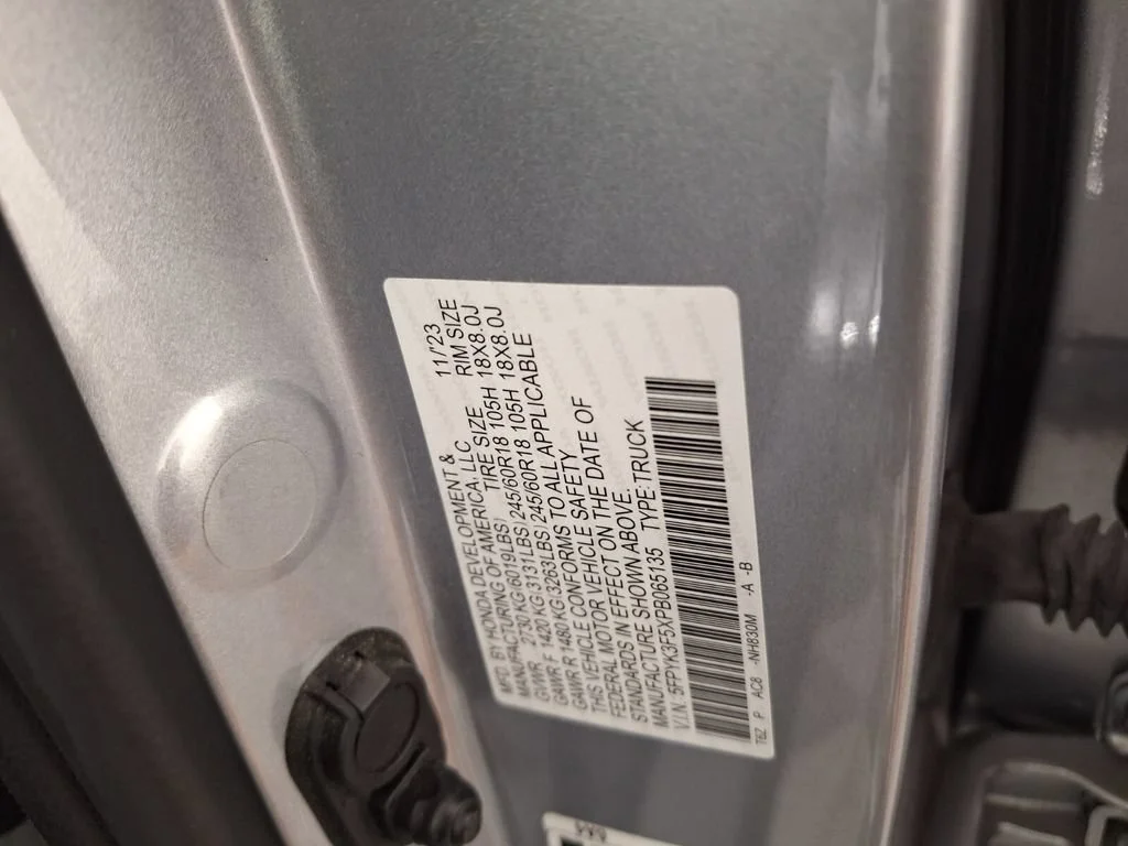 Certified Used 2023 Lunar Silver Metallic Honda AWD RTL image 64