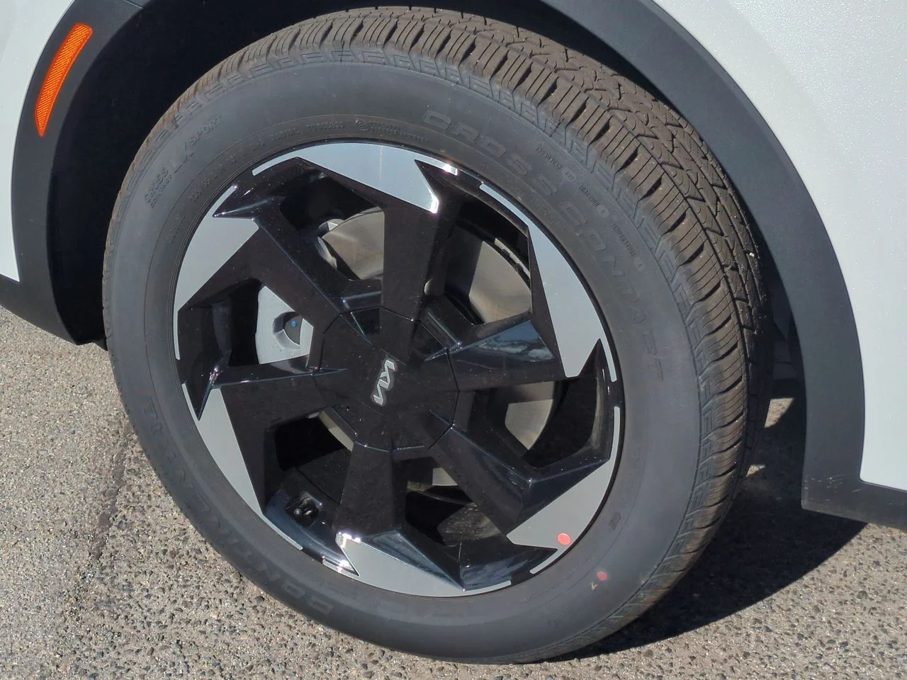 New 2026 Snow White Pearl Kia EX image 32