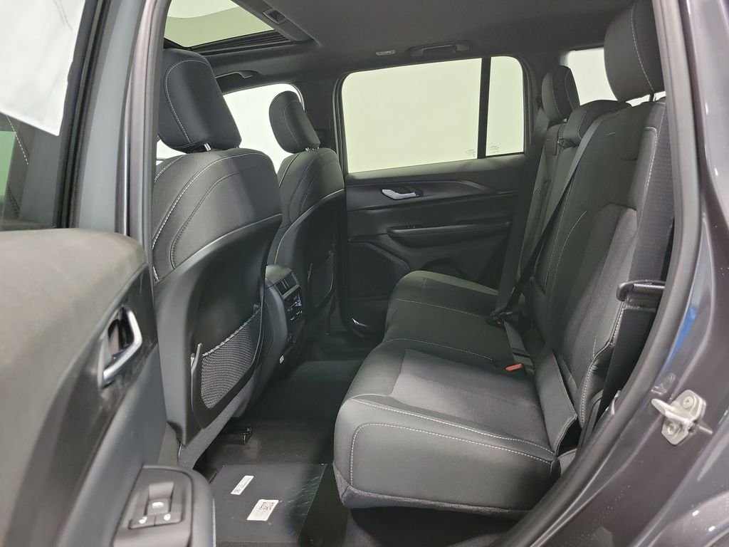 New 2026 Baltic Gray Metallic Clear-Coat Exterior Paint Jeep Laredo X image 9