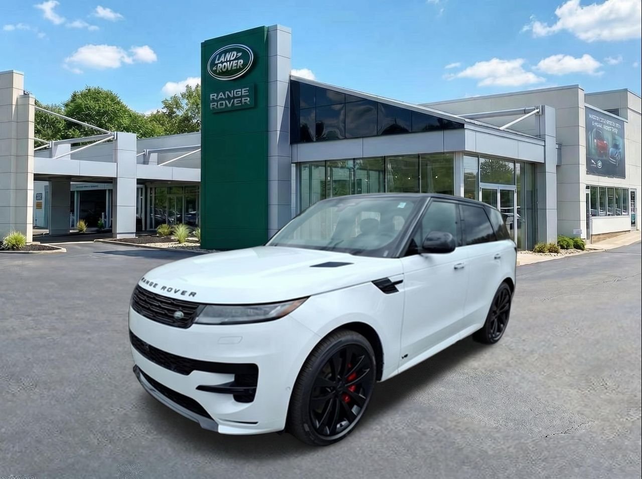 New 2026 Fuji White LAND ROVER Dynamic SE image 1