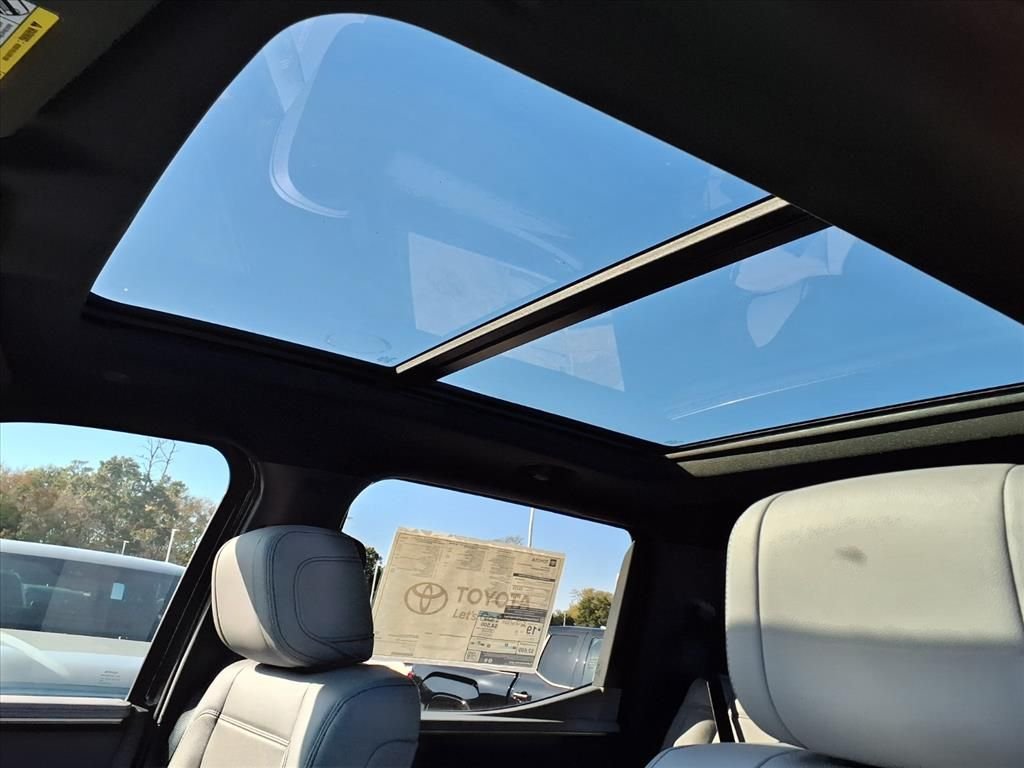 2026 Toyota Tundra Limited - Photo 9