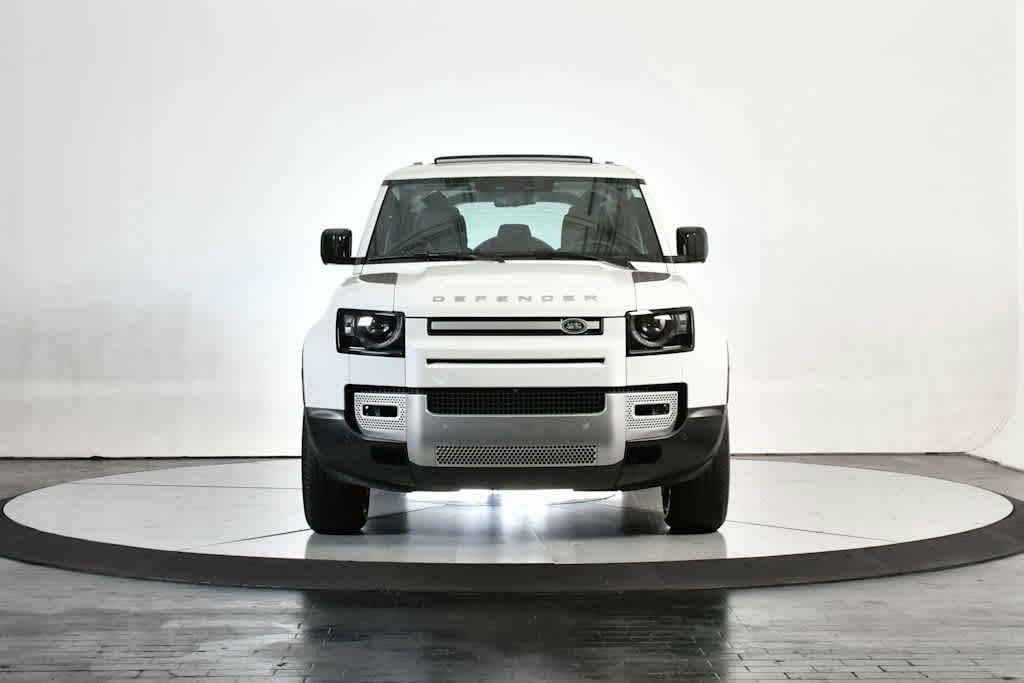 Certified Used 2025 WHT Land Rover S image 9