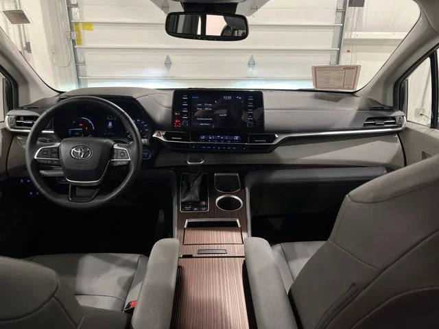 Certified Used 2024  Toyota XLE image 11