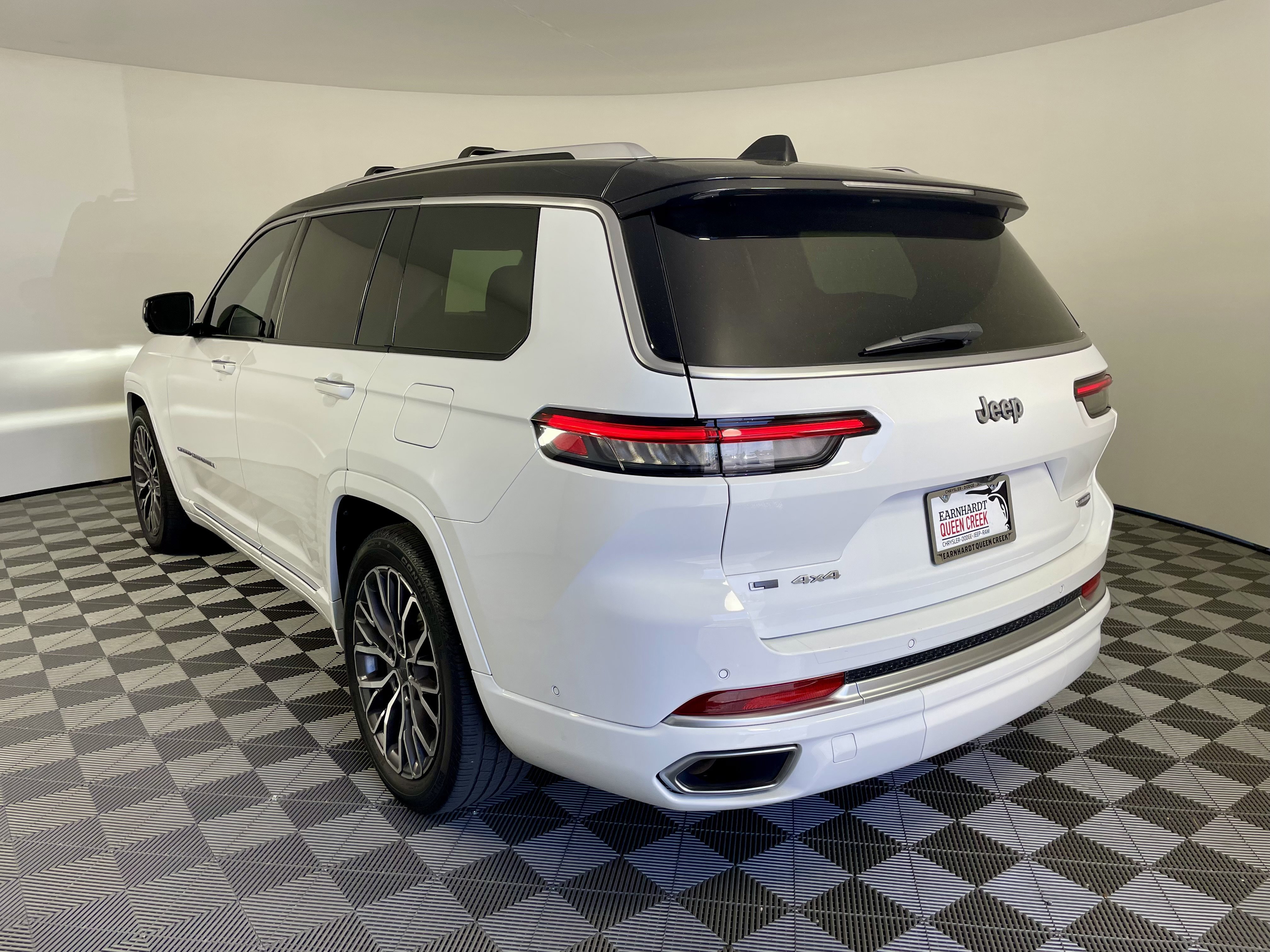 Certified Used 2022 Bright White Clearcoat Jeep Summit Reserve image 3