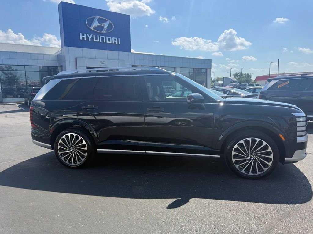 New 2027 Robust Emerald Pearl Hyundai Calligraphy image 2