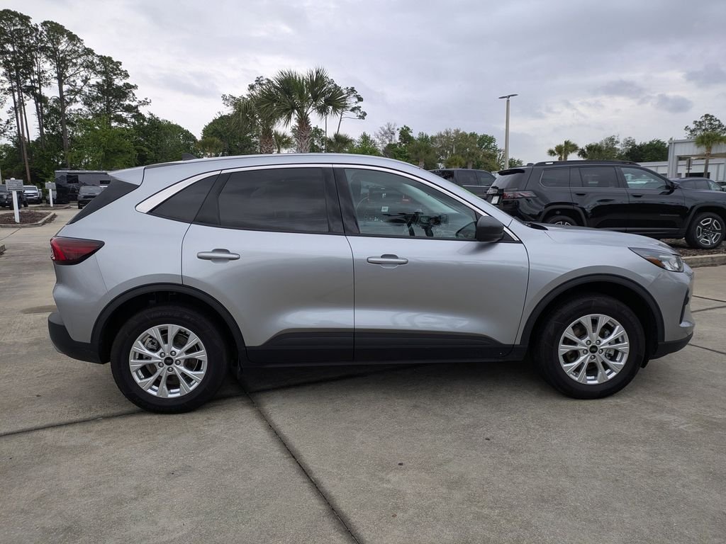 Used 2024 Silver Ford Active image 3