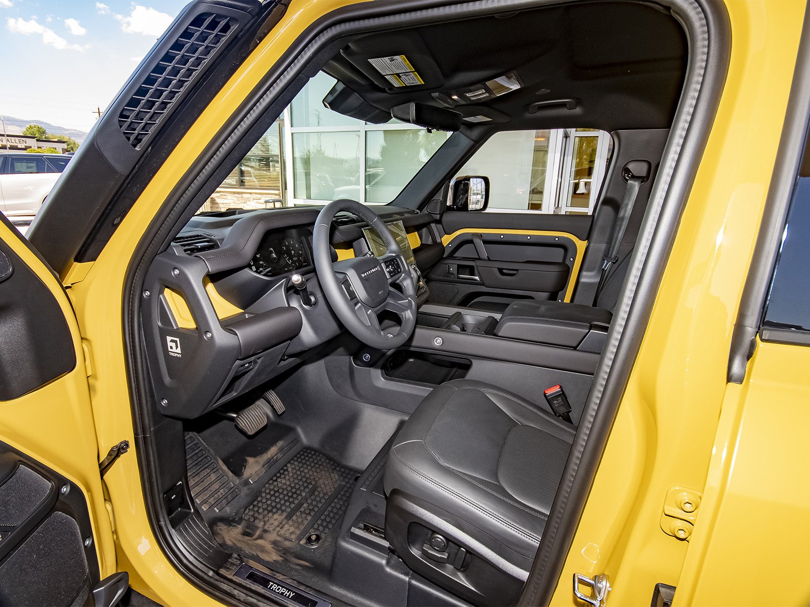 New 2026 Deep Sandglow Yellow Land Rover  image 36