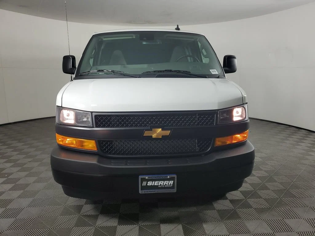 2025 Chevrolet Express Cargo Work Van - Photo 9