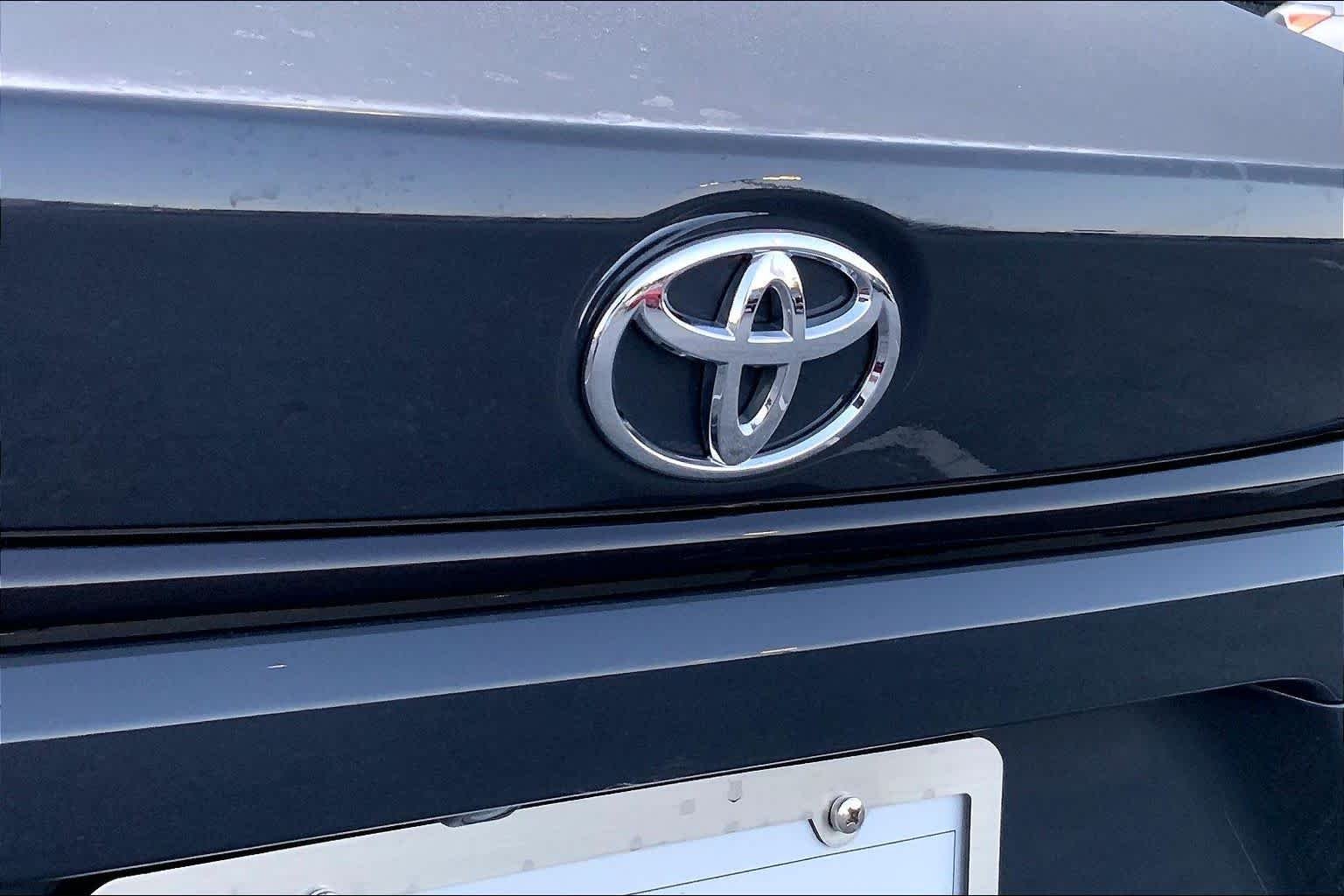 Used 2025 Underground Toyota LE image 28