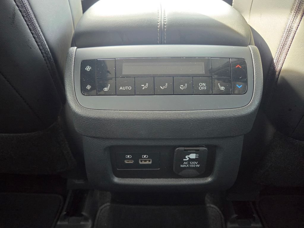 Used 2025 Black Nissan Platinum image 34