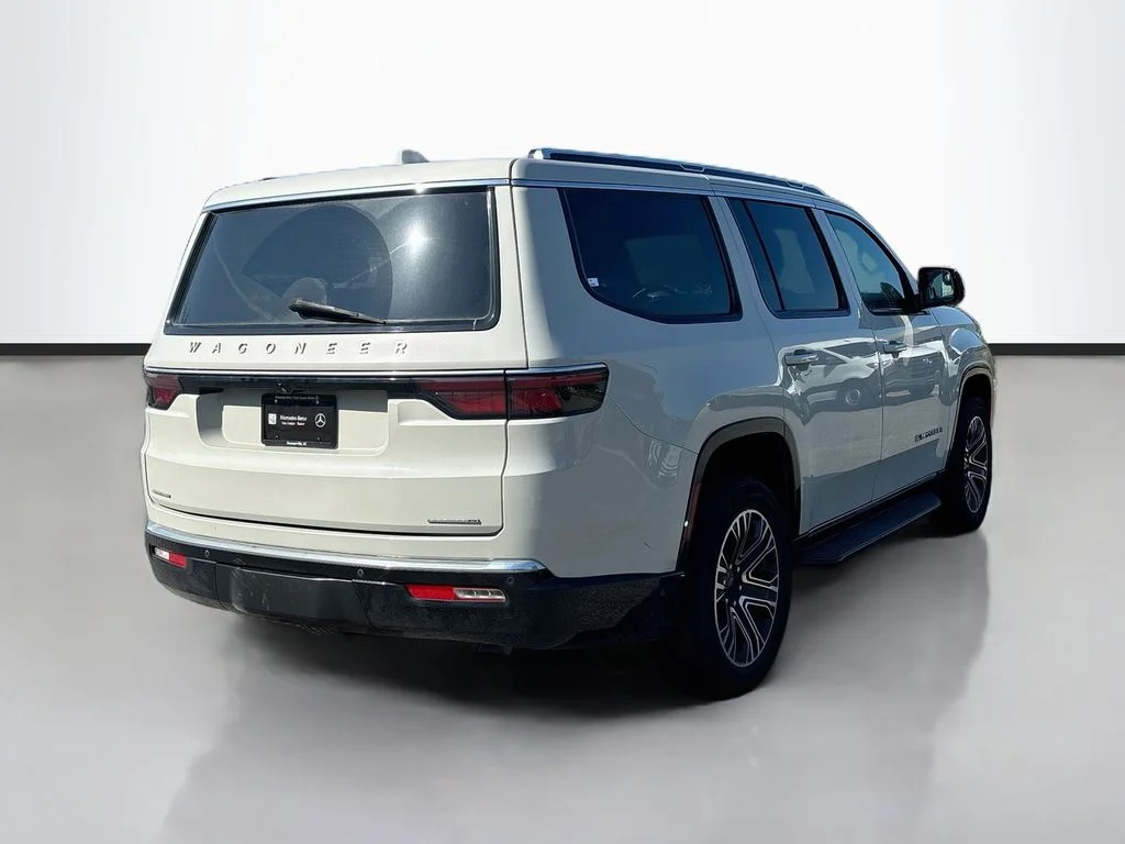 Used 2022 White Jeep Series III image 3