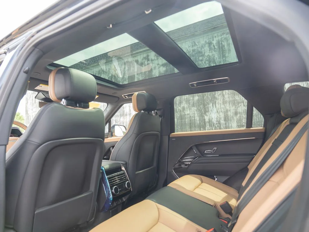New 2026 Varesine Blue Land Rover Dynamic SE image 22