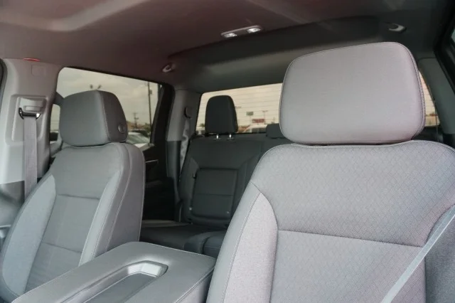 Used 2024  GMC Elevation image 16