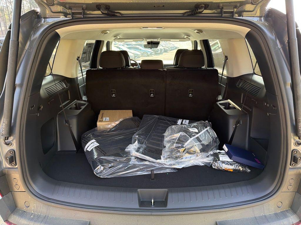 New 2026 Gray Hyundai SE image 18