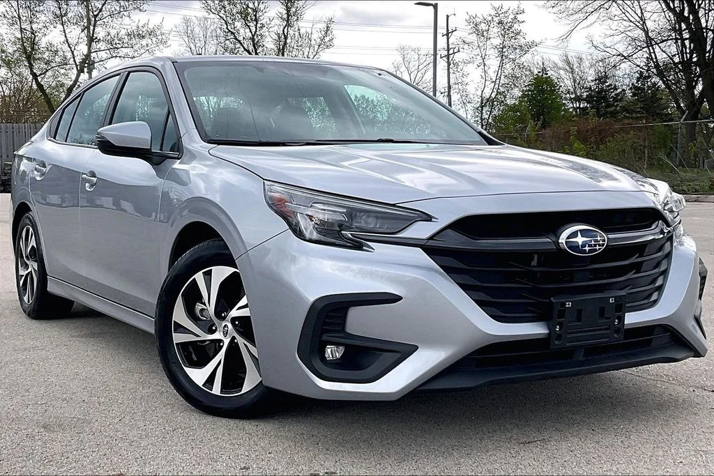 Used 2025 Silver Subaru Premium image 33