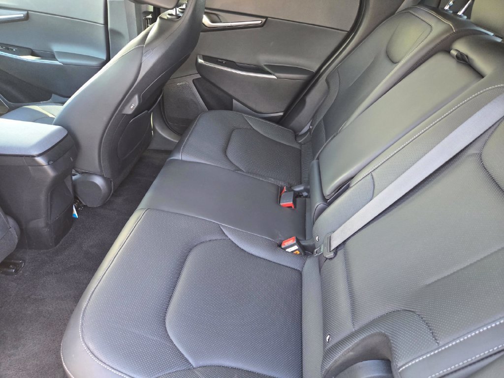 Used 2023 Gray Kia Wind image 12