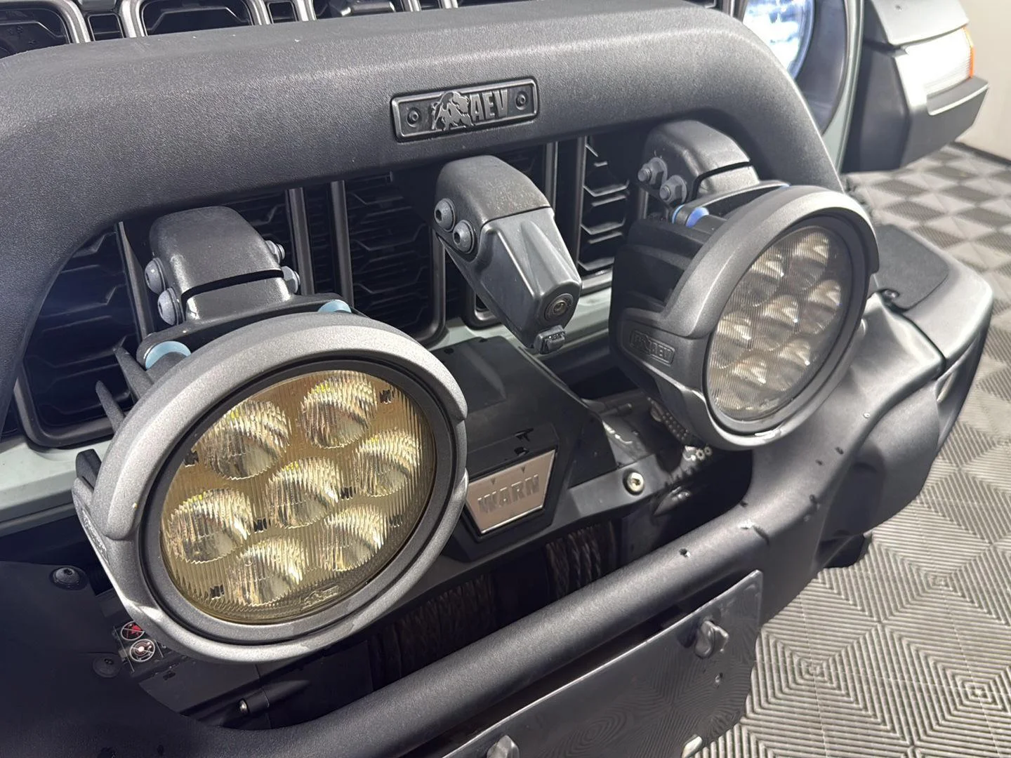 Used 2024 Earl Clearcoat Jeep Rubicon image 6