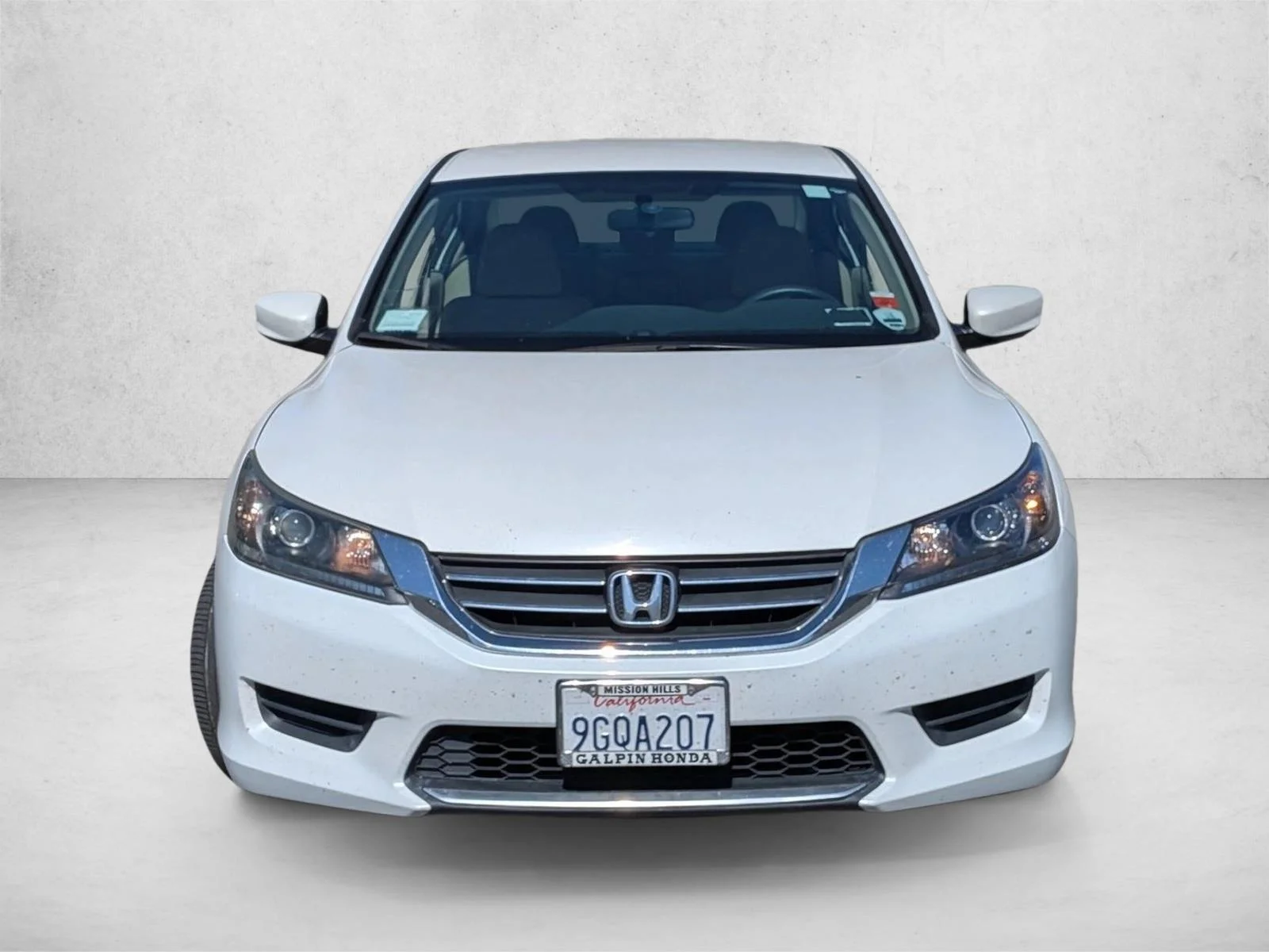 Used 2013 White Honda LX image 2