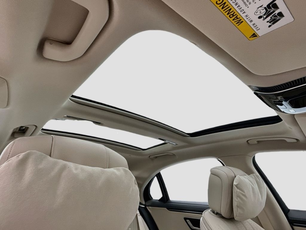 New 2027 MANUFAKTUR Moonlight White Metallic Mercedes-Benz S 500 image 17