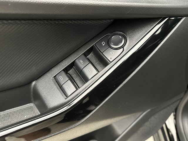 2025 Chevrolet Equinox LT - Photo 23