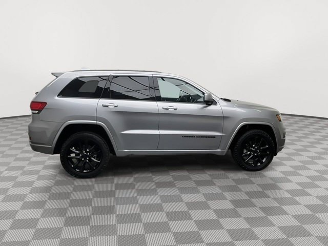Used 2021 Billet Silver Metallic Clearcoat Jeep Laredo X image 38