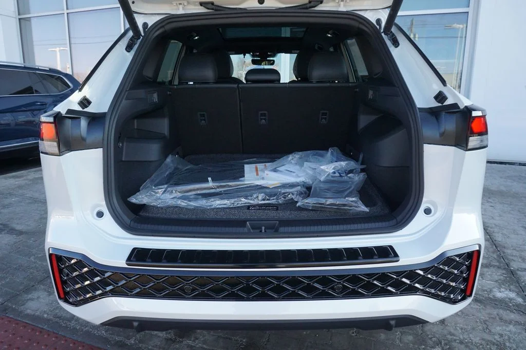 New 2026 White/off-white Volkswagen 2.0T SE R-Line Black image 27