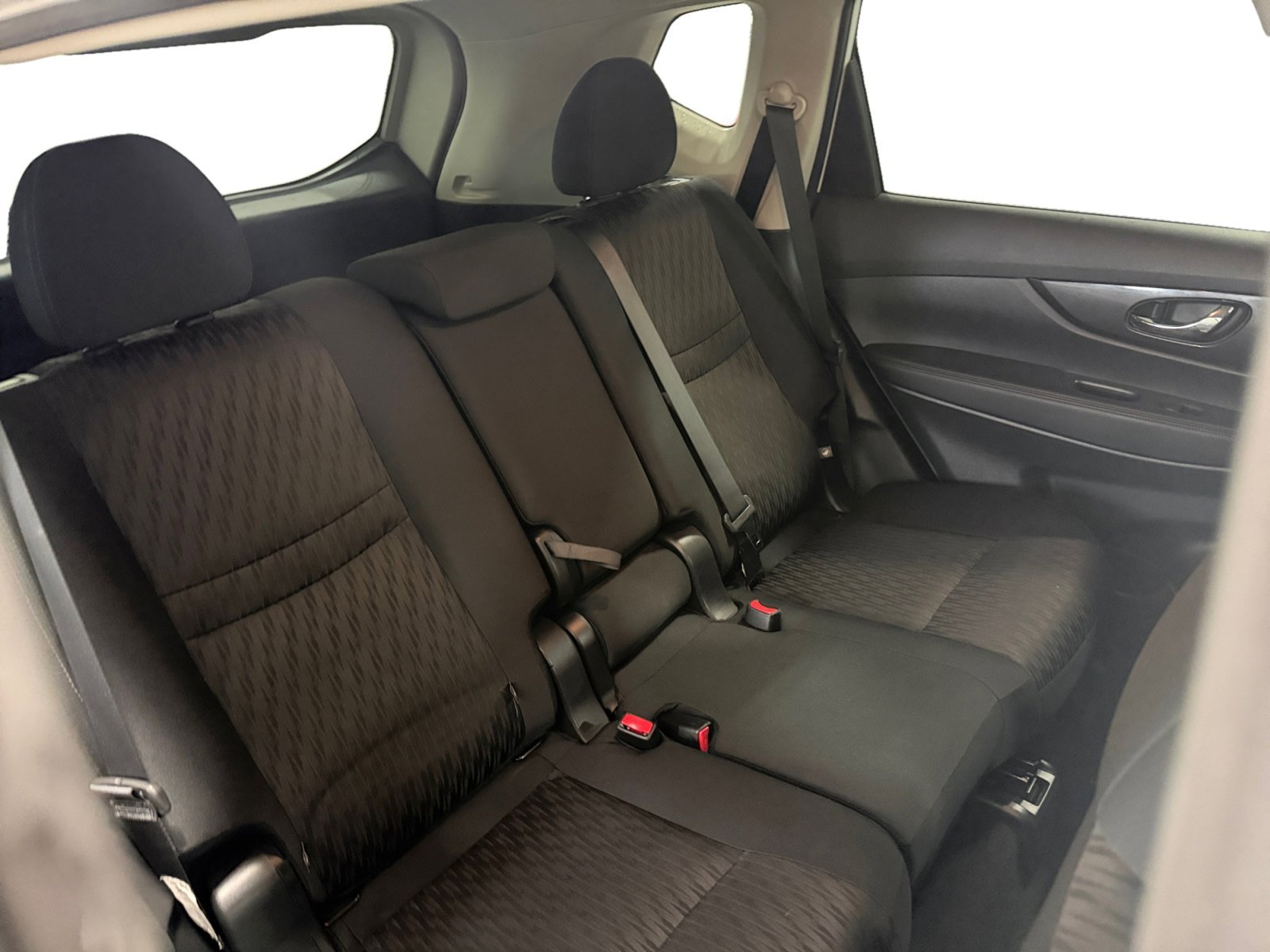 Used 2019 Glacier White Nissan SV image 31