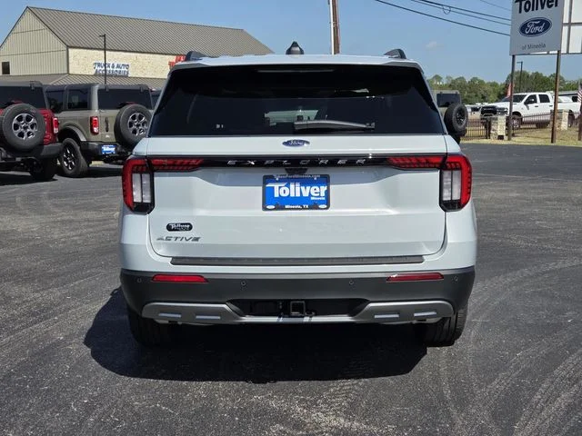 New 2026 Space White Metallic Ford Active image 5
