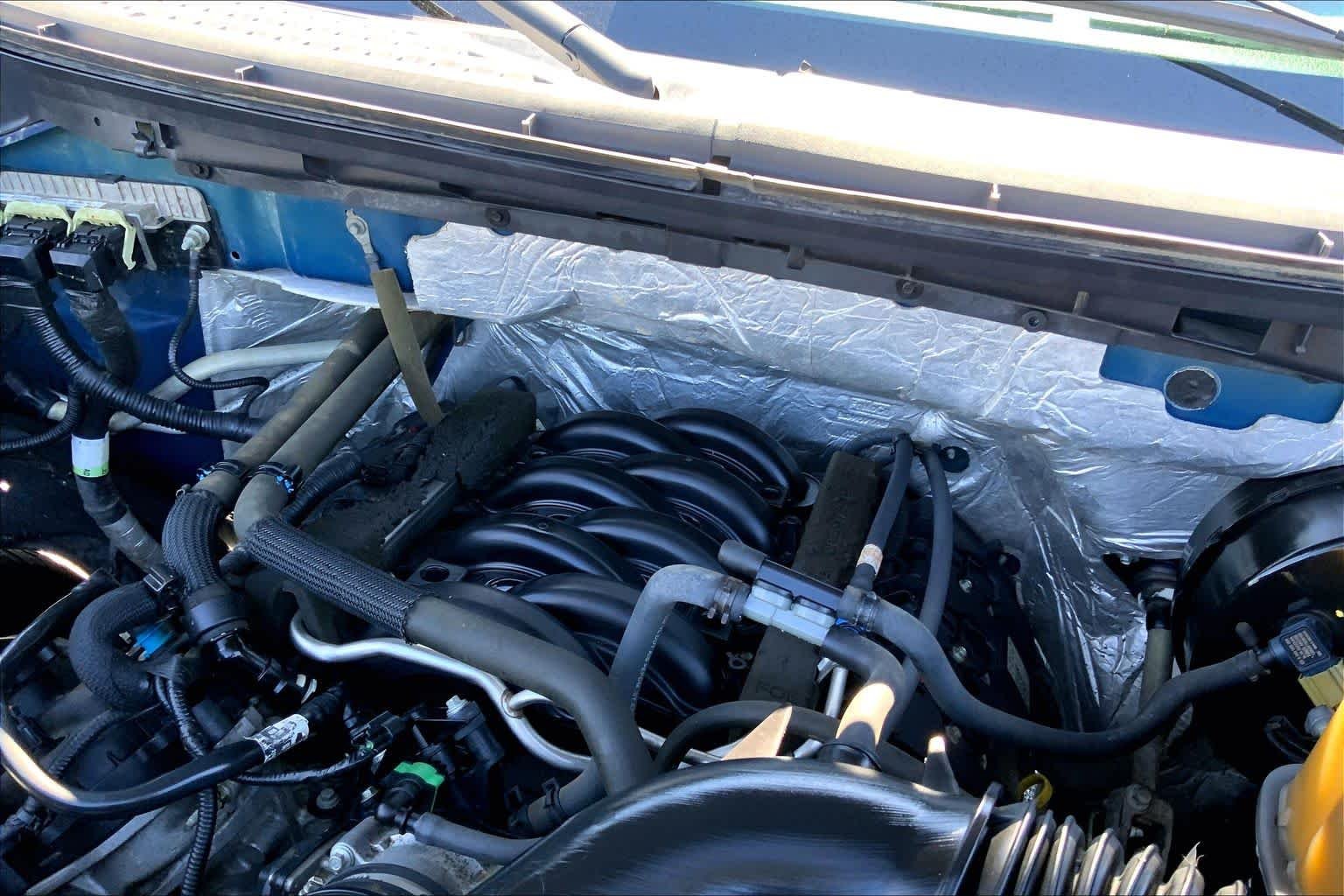 Used 2012 Dark Blue Pearl Metallic Ford XLT image 29