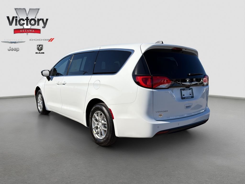 New 2026 Bright White Clear-Coat Exterior Paint Chrysler LX image 4