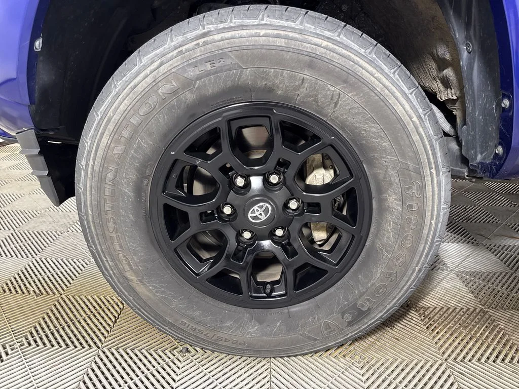 Certified Used 2022 Blue Toyota SR5 image 13