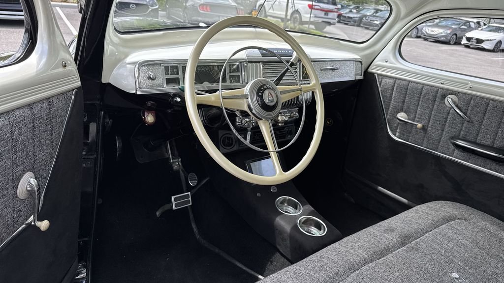 2022 Chrysler Voyager LX - Photo 18