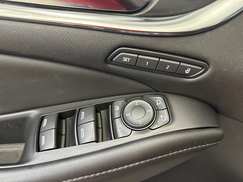 Used 2021 White Frost Tricoat Buick Avenir image 9