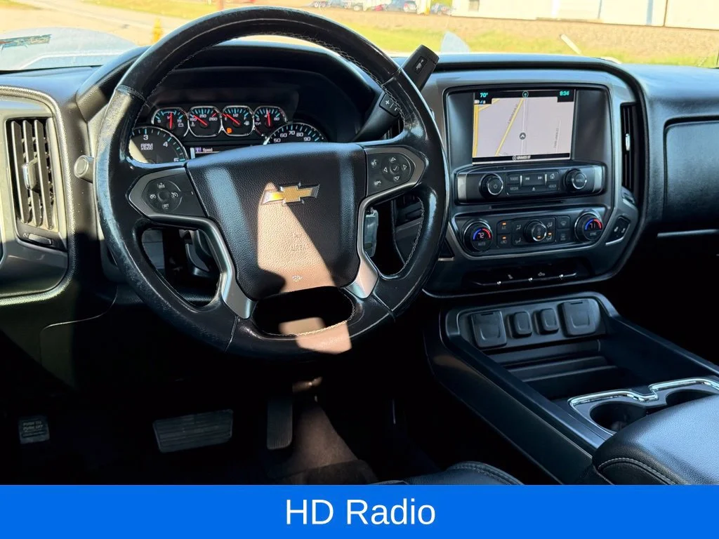 Used 2018 SUMMIT WHITE Chevrolet LT image 15