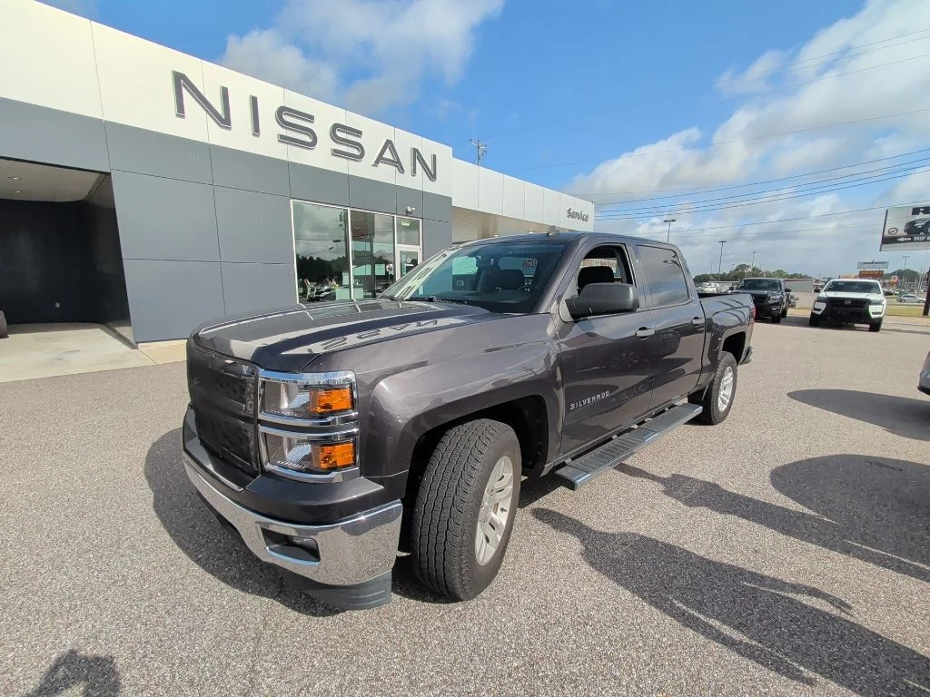 Used 2014 Gray Chevrolet LT image 1