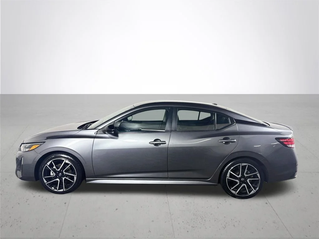 Used 2025 Gray Nissan SR image 9