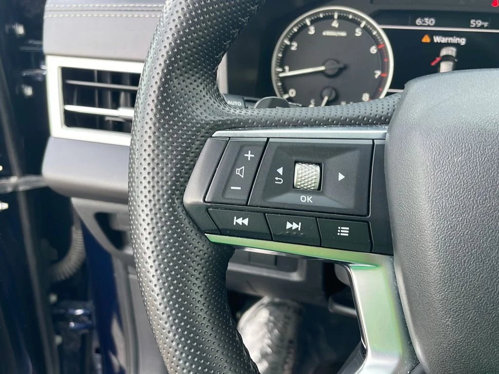 Used 2024 Blue Mitsubishi SE image 9