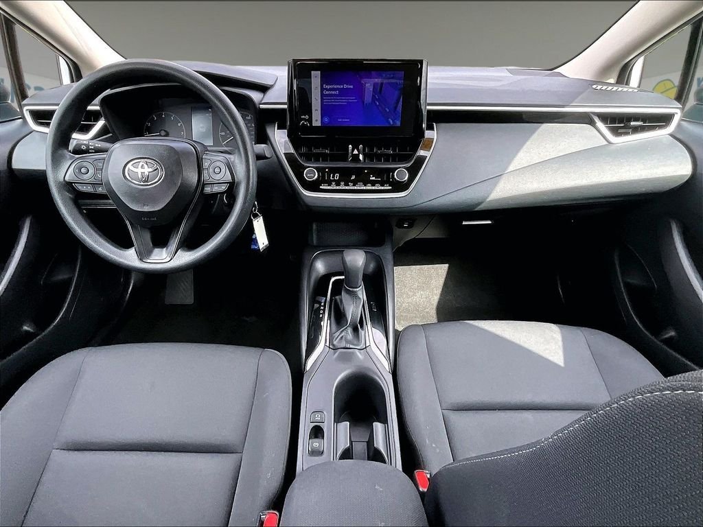Used 2025 White Toyota LE image 21