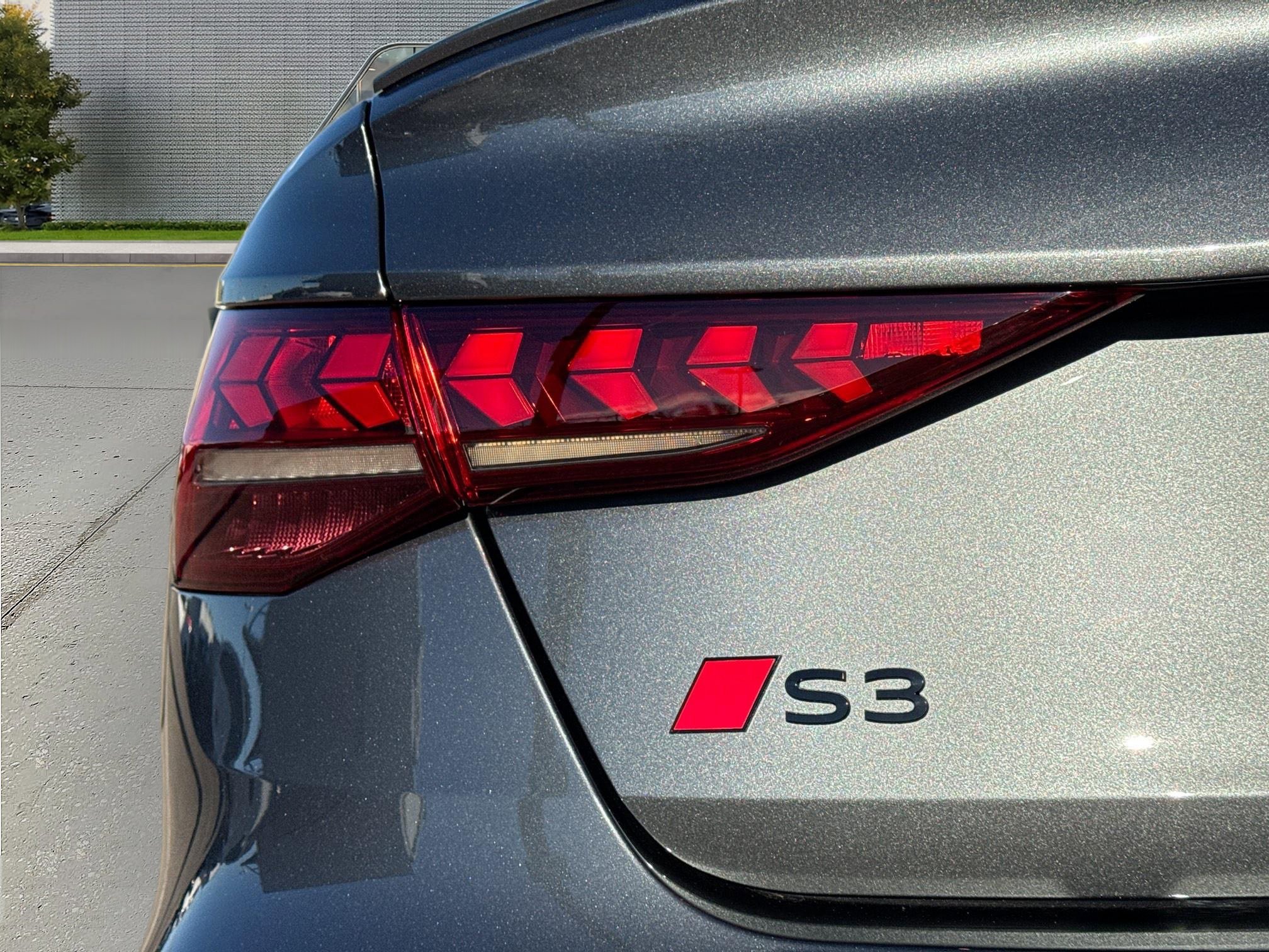 New 2026 Daytona Gray Pearl Effect Audi  image 10