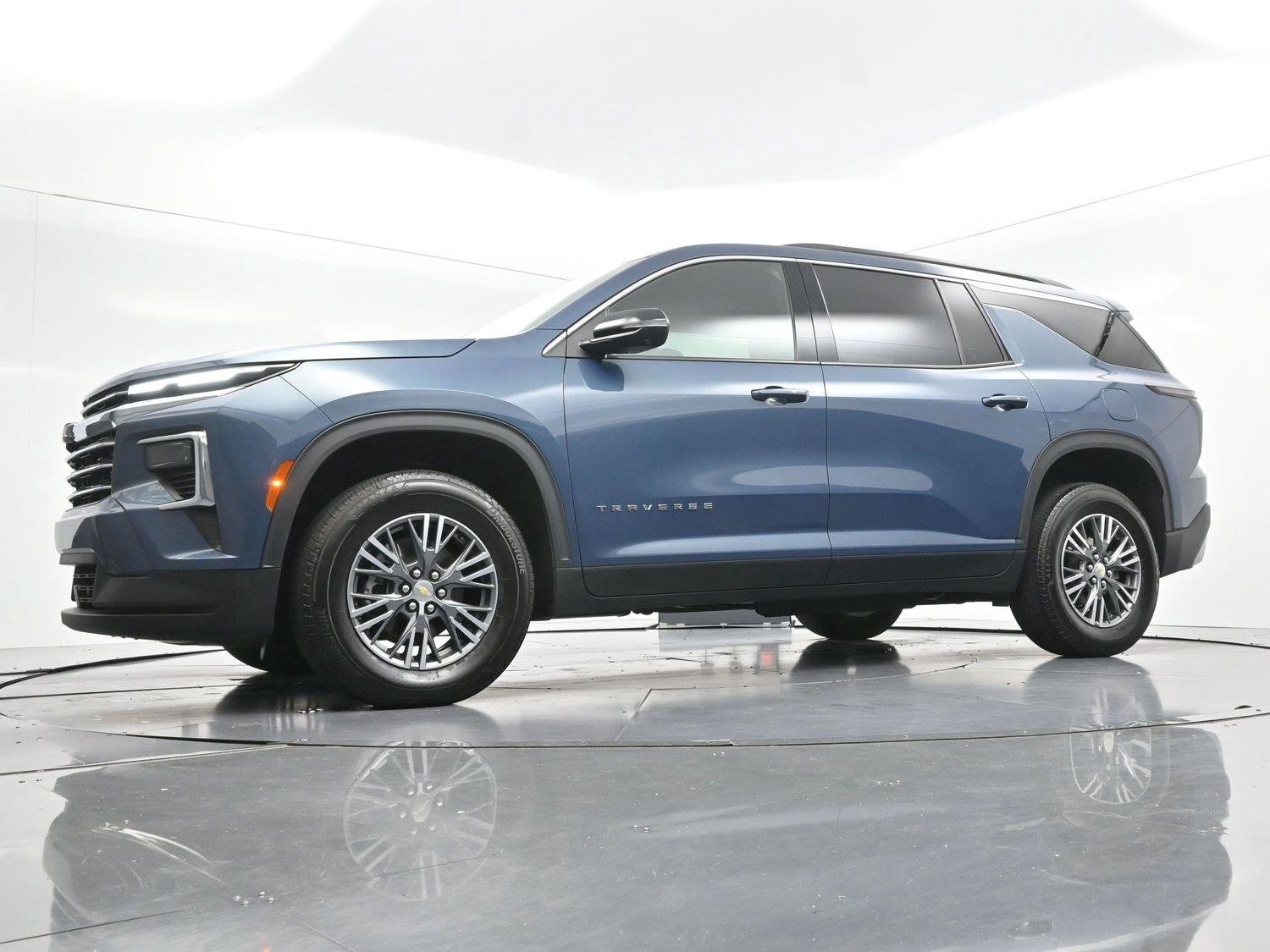 Used 2024 Lakeshore Blue Metallic Chevrolet LT image 43