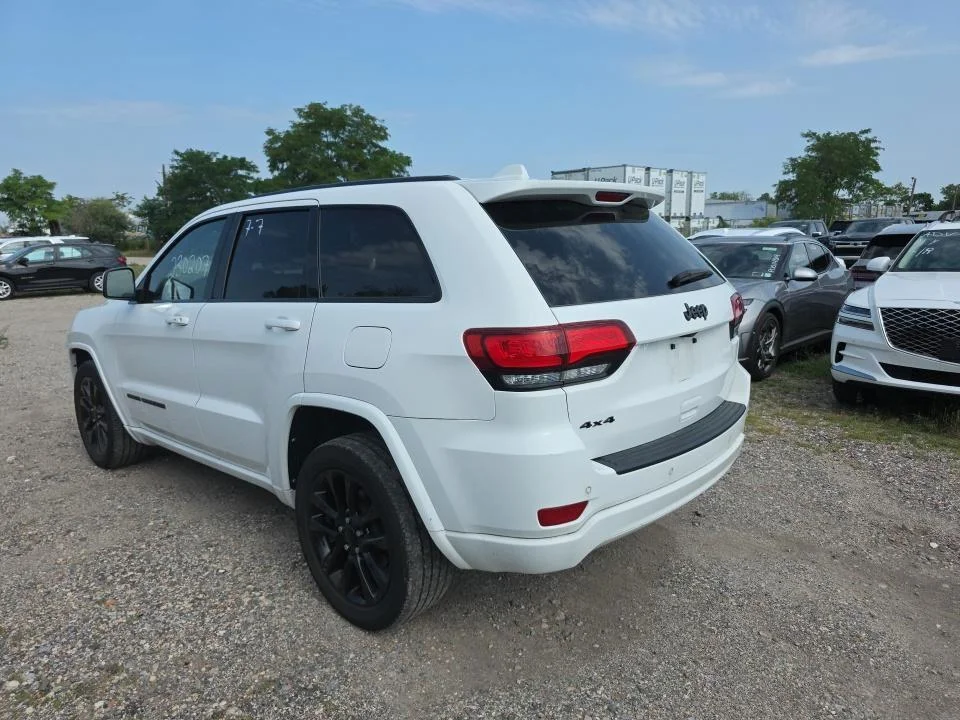 Used 2021 White Jeep Laredo X image 4