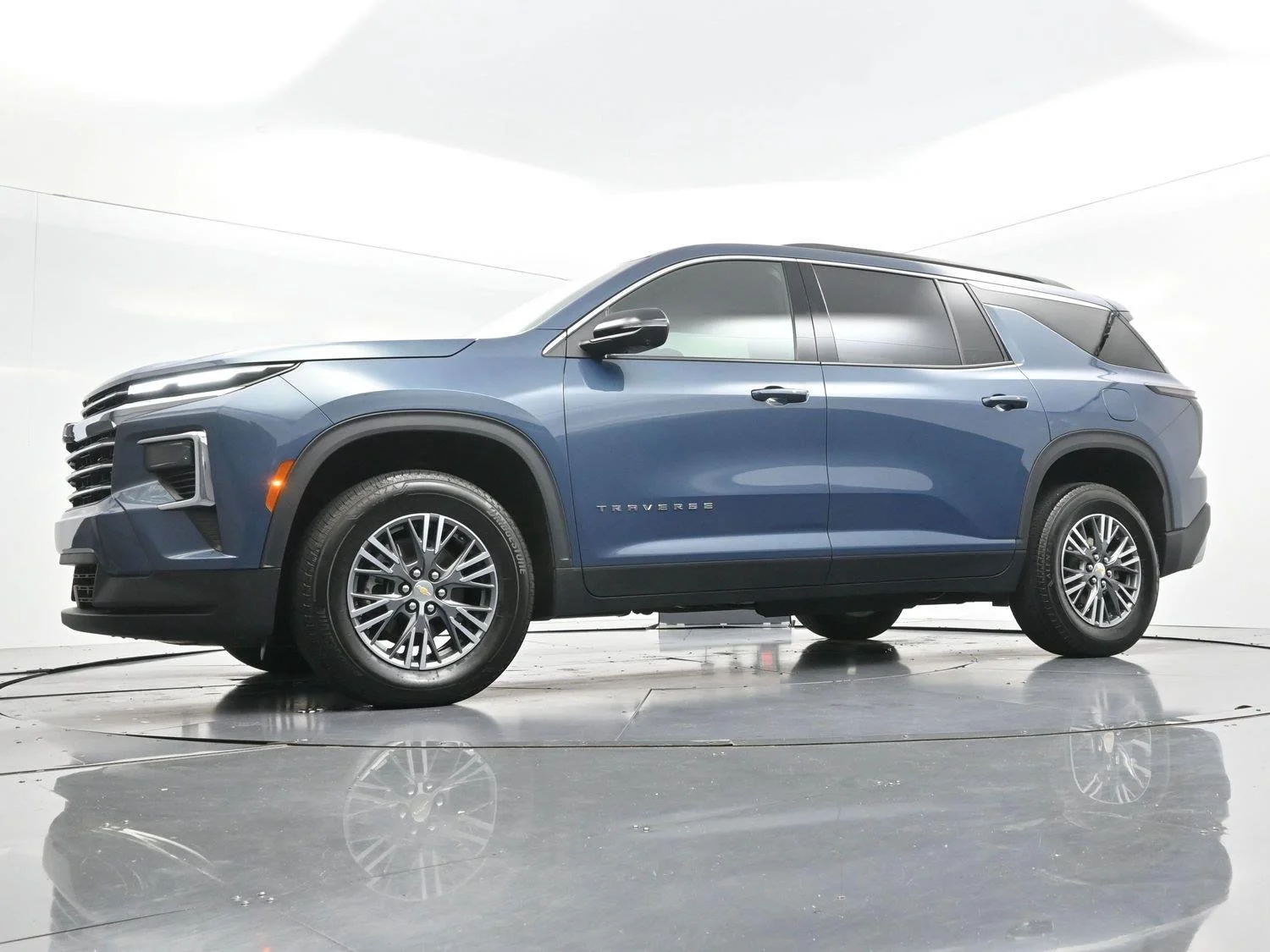 Used 2024 Lakeshore Blue Metallic Chevrolet LT image 43