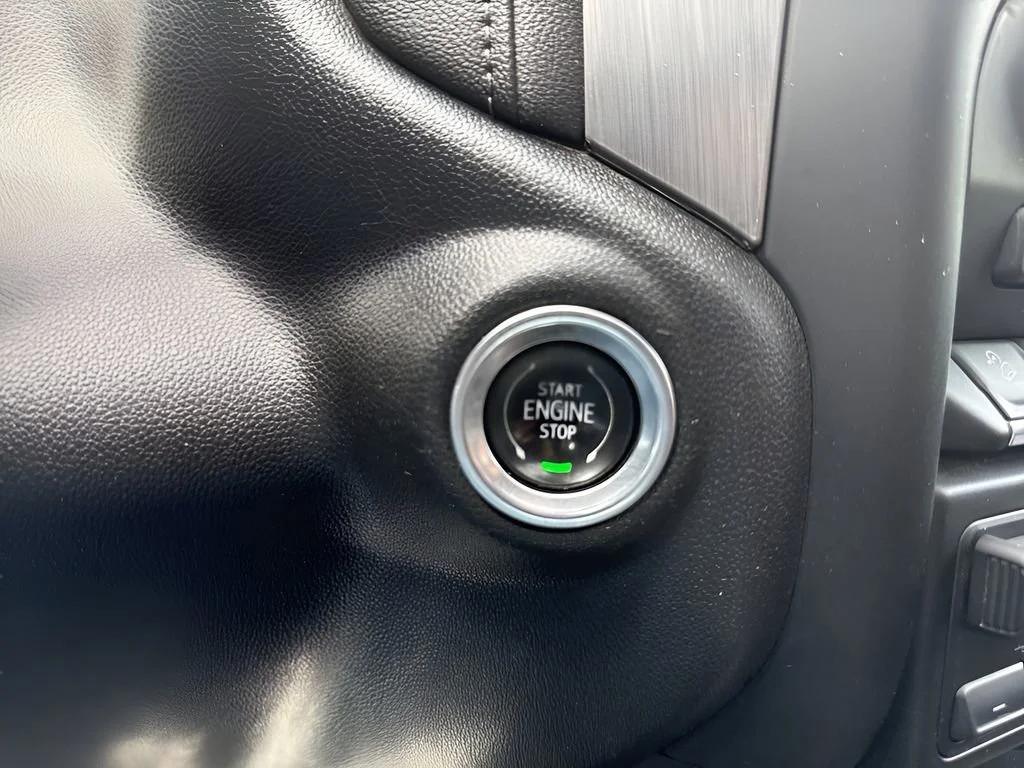 Used 2022 Onyx Black GMC Denali image 25