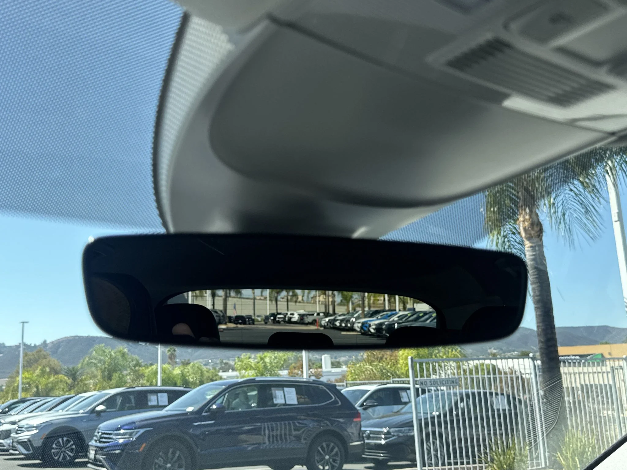 New 2027 Monument Gray Volkswagen SE image 28