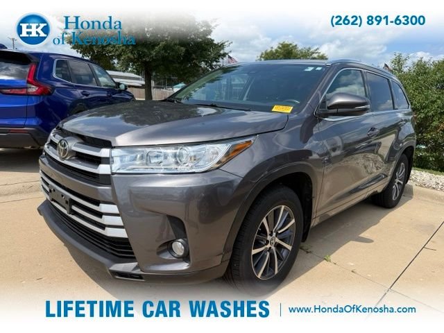 Used 2017 Predawn Gray Mica Toyota XLE image 1