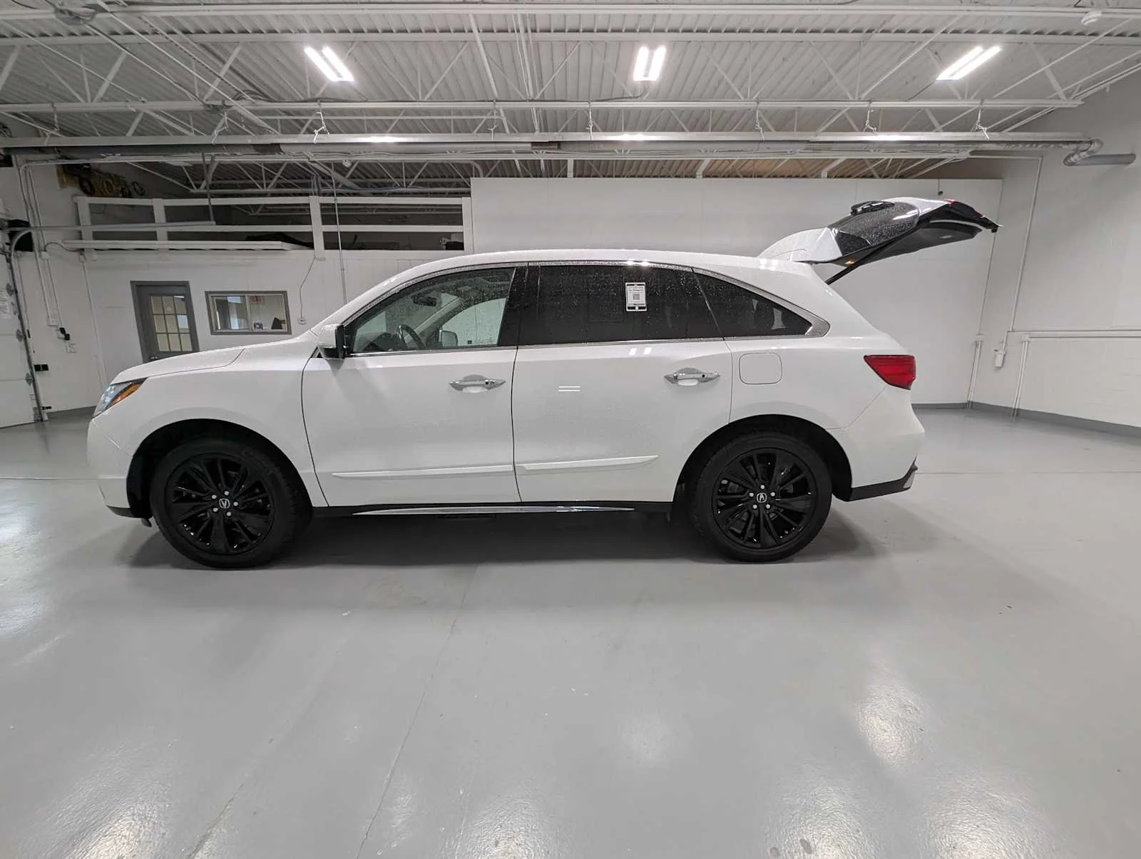 Used 2020 Platinum White Pearl Acura w/Technology Pkg image 12