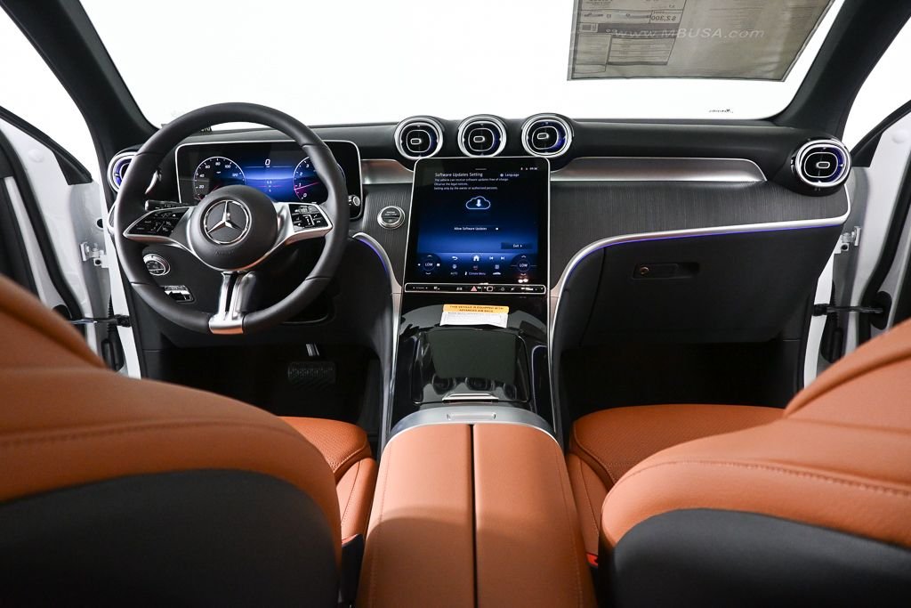 New 2026 MANUFAKTUR Moonlight White Metallic Mercedes-Benz GLC 300 image 16