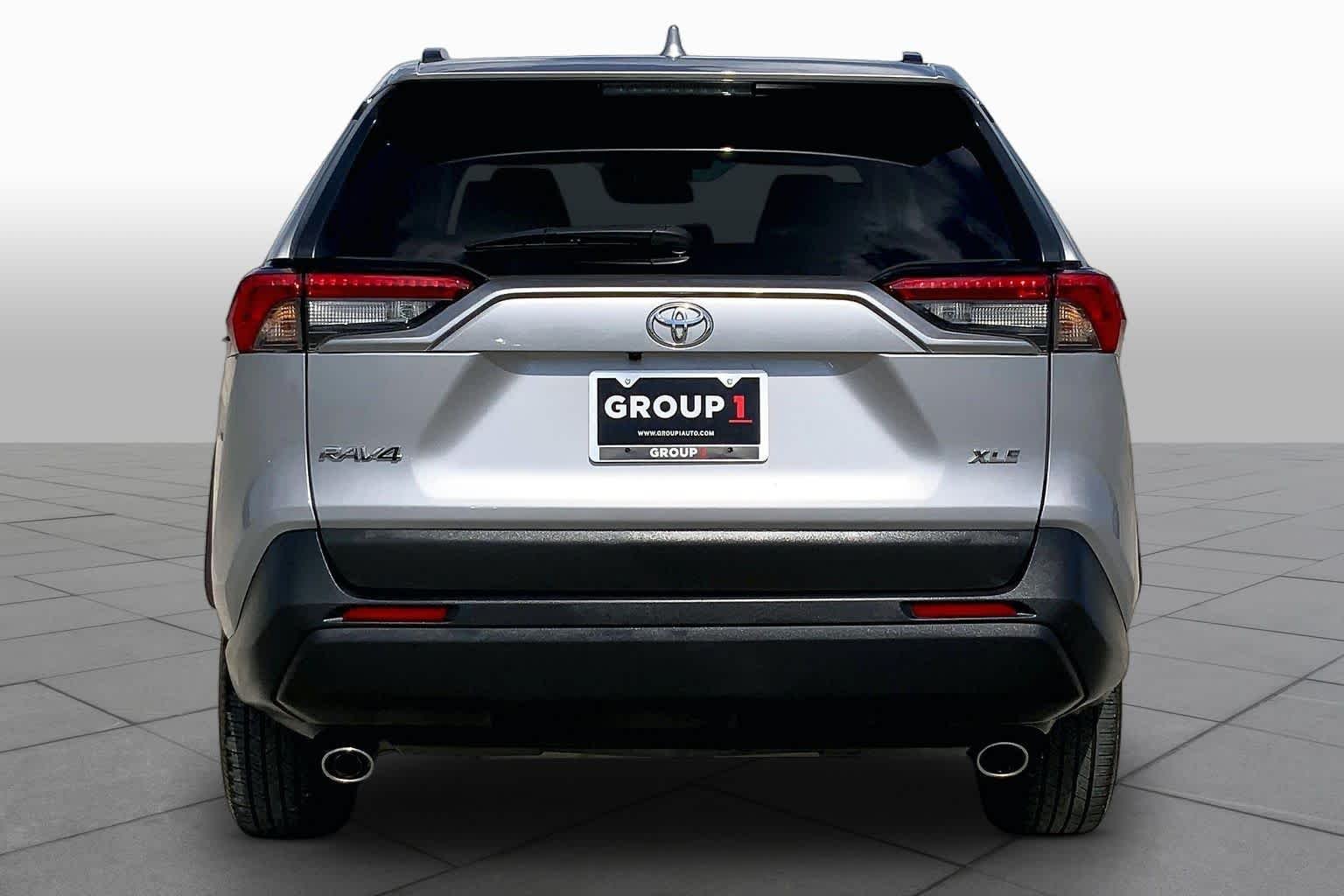 Used 2024 Silver Sky Metallic Toyota XLE image 5
